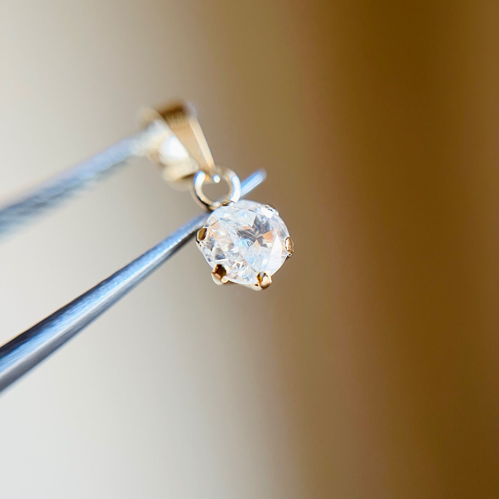 SALE☆特価☆】K18 天然ダイヤモンド 0.25ctペンダントトップ 2 - メルカリ