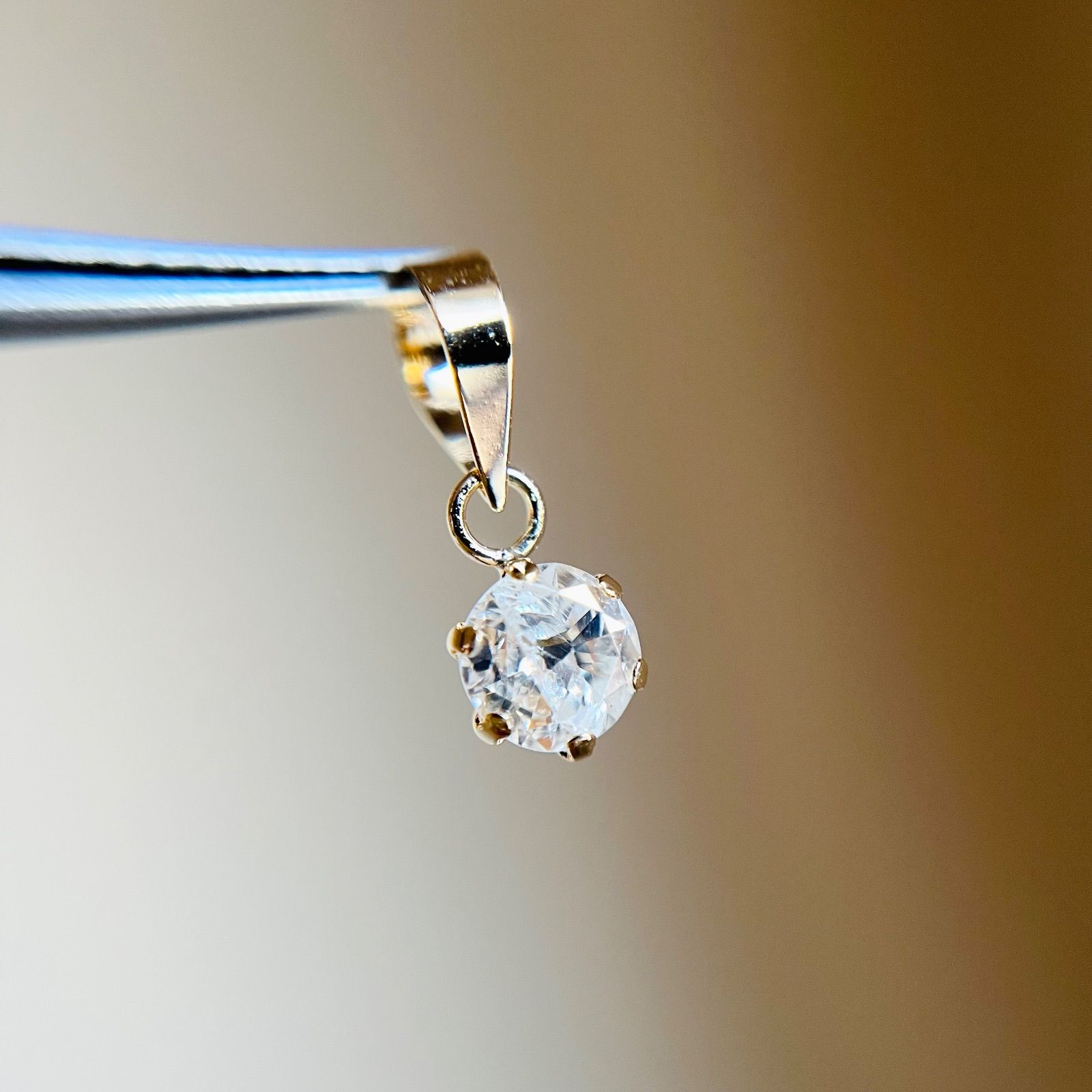 SALE☆特価☆】K18 天然ダイヤモンド 0.25ctペンダントトップ 2 - メルカリ