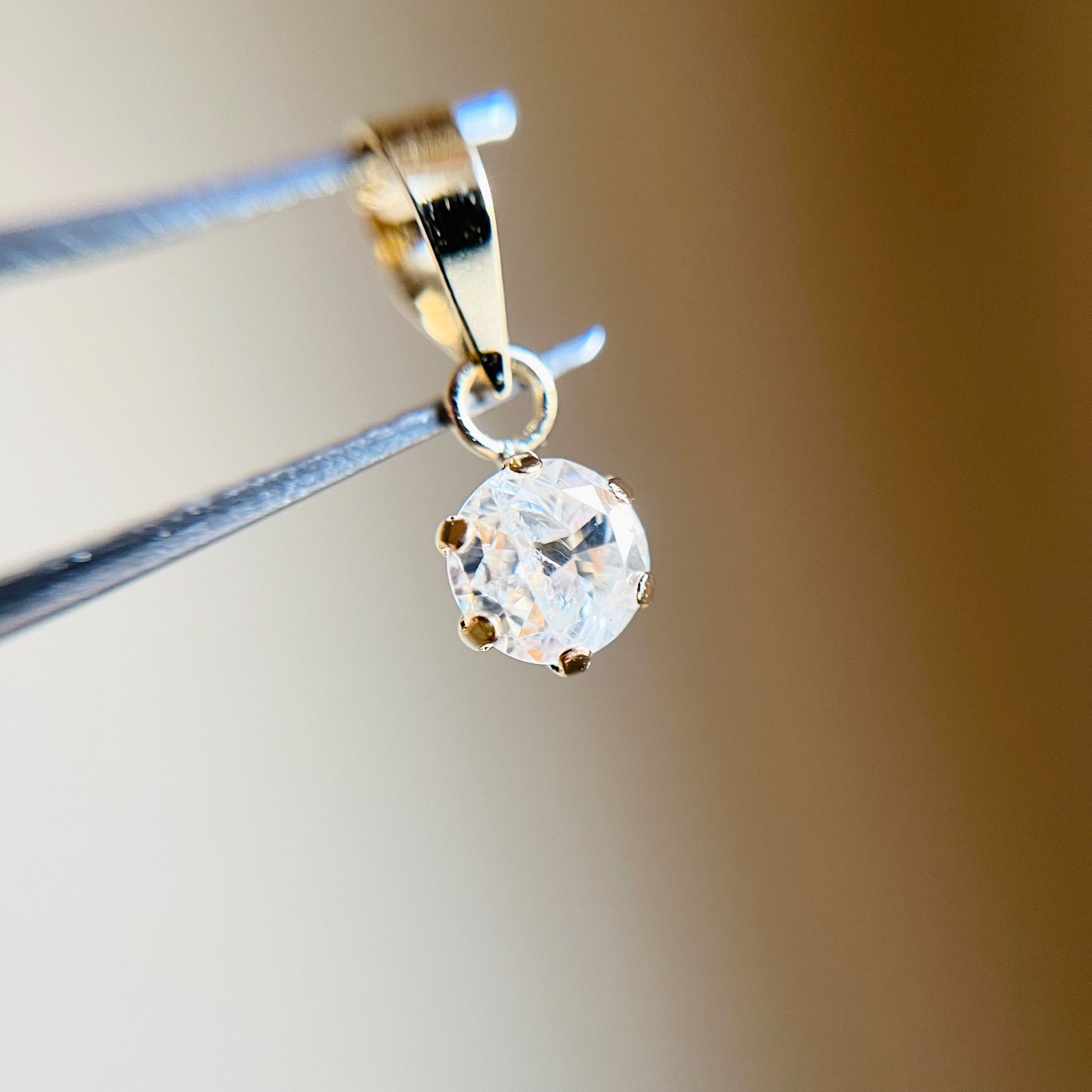 SALE☆特価☆】K18 天然ダイヤモンド 0.25ctペンダントトップ 2 - メルカリ