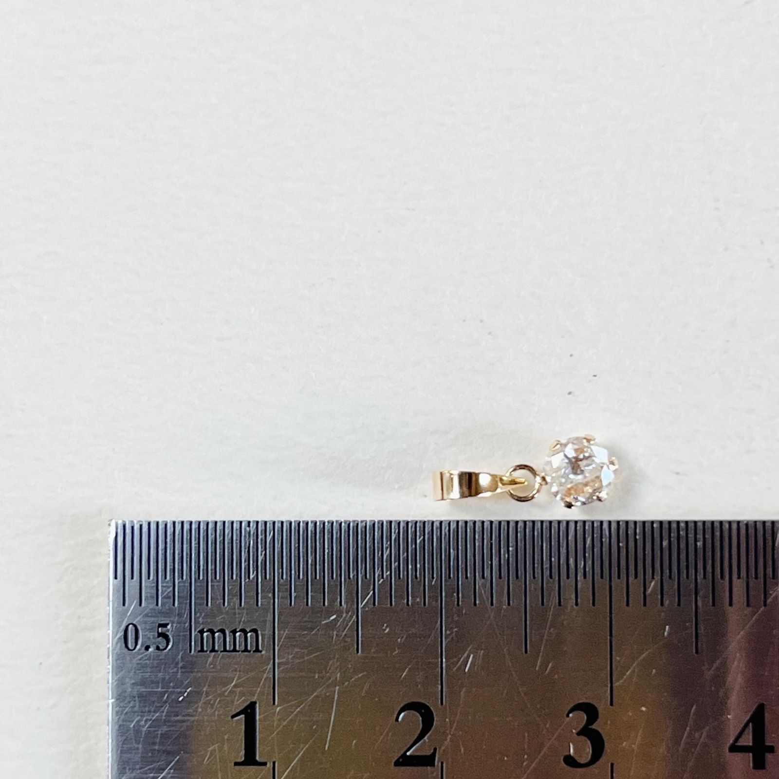 SALE☆特価☆】K18 天然ダイヤモンド 0.25ctペンダントトップ 2 - メルカリ