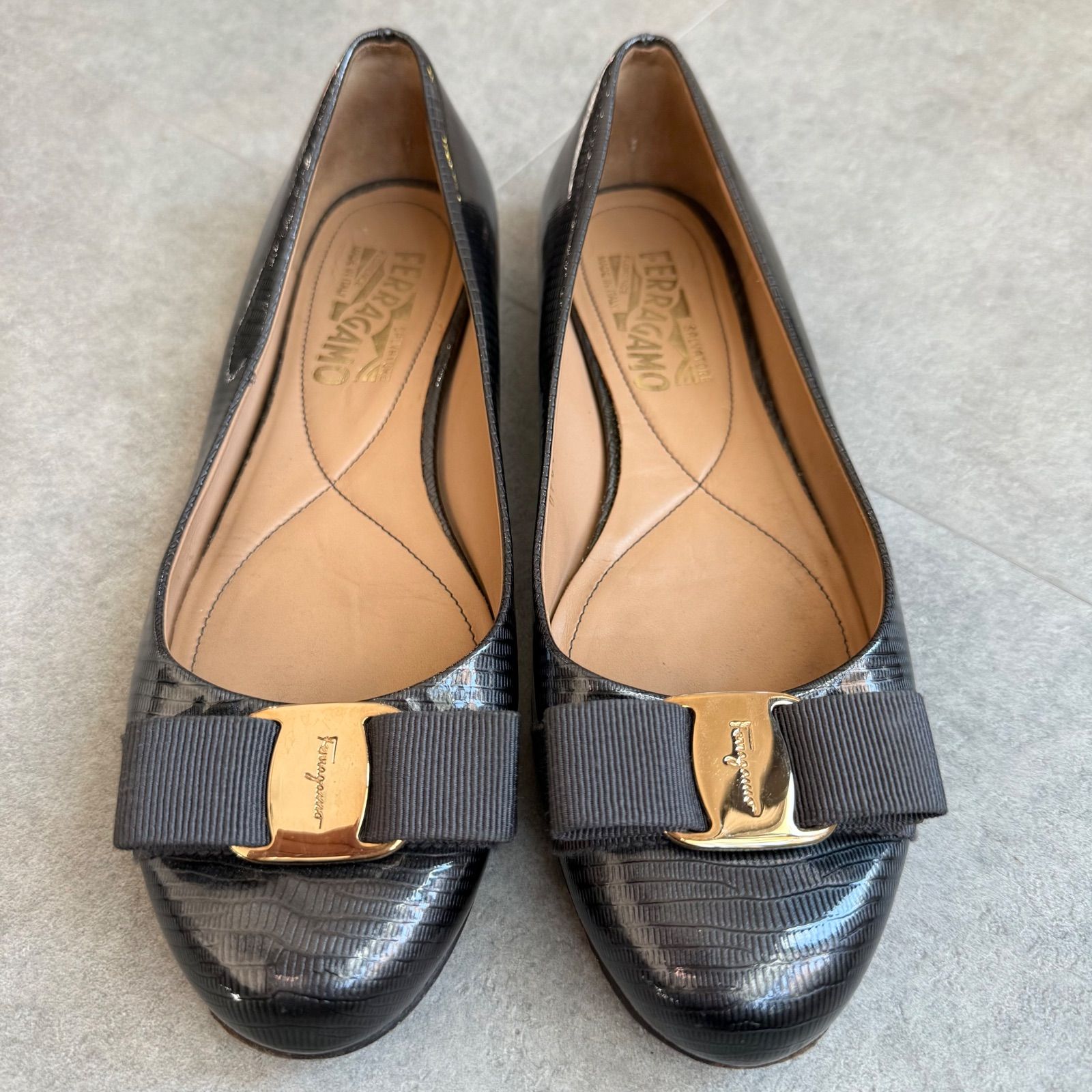 SalvatoreFerragamo サルヴァトーレフェラガモ ヴァラリボン VARINA