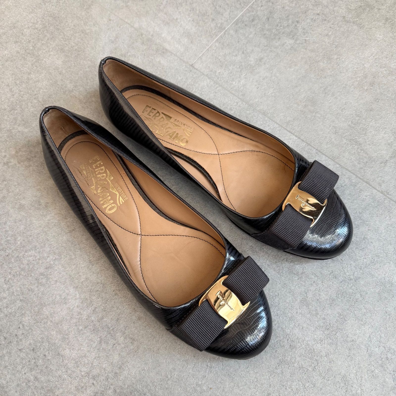 SalvatoreFerragamo サルヴァトーレフェラガモ ヴァラリボン VARINA