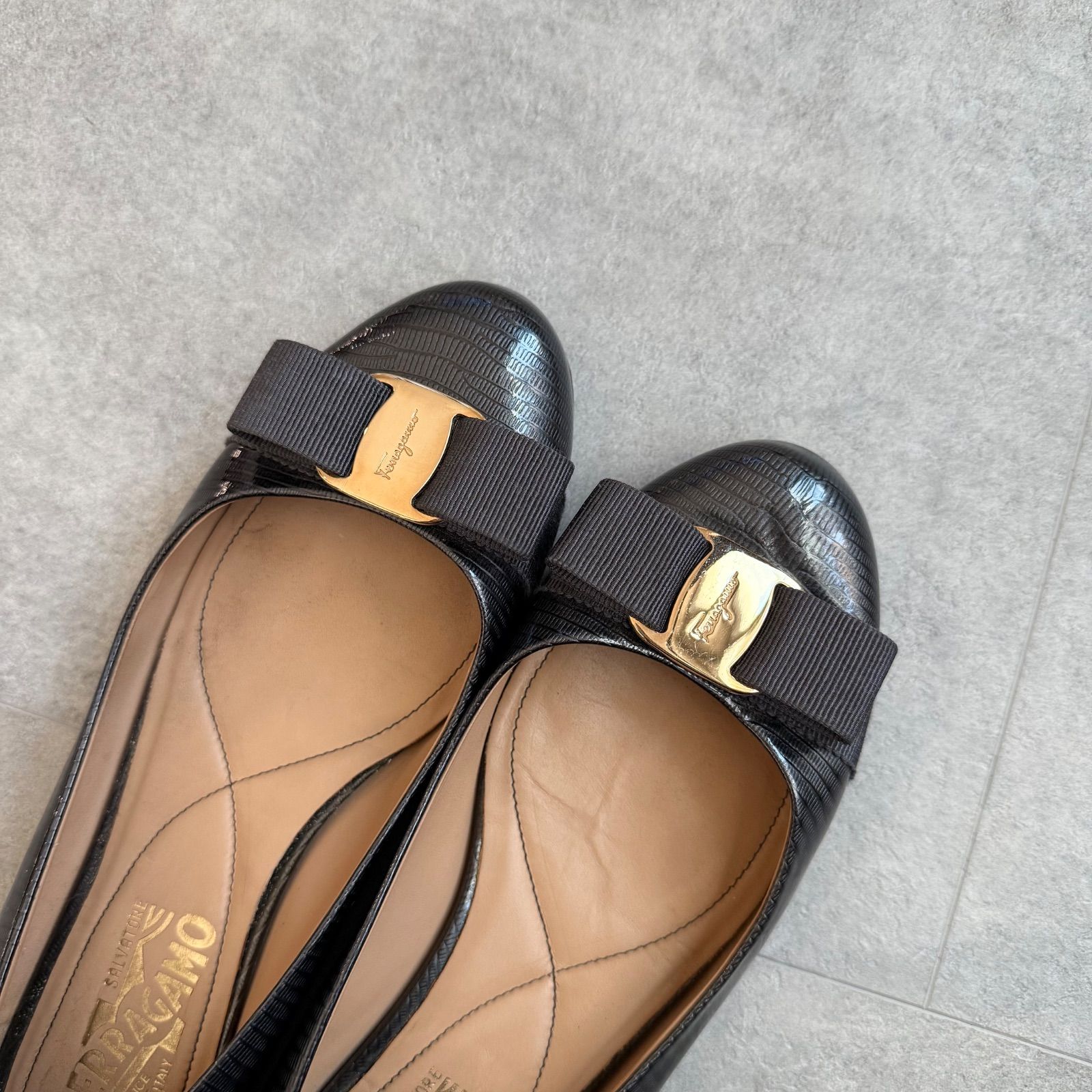 美品 フェラガモ 6 1/2 ヴァリナ ヴァラリボン フラットパンプス ブラウン FERRAGAMO（フェラガモ） パンプス VARINA ヴァリナ 01 A181