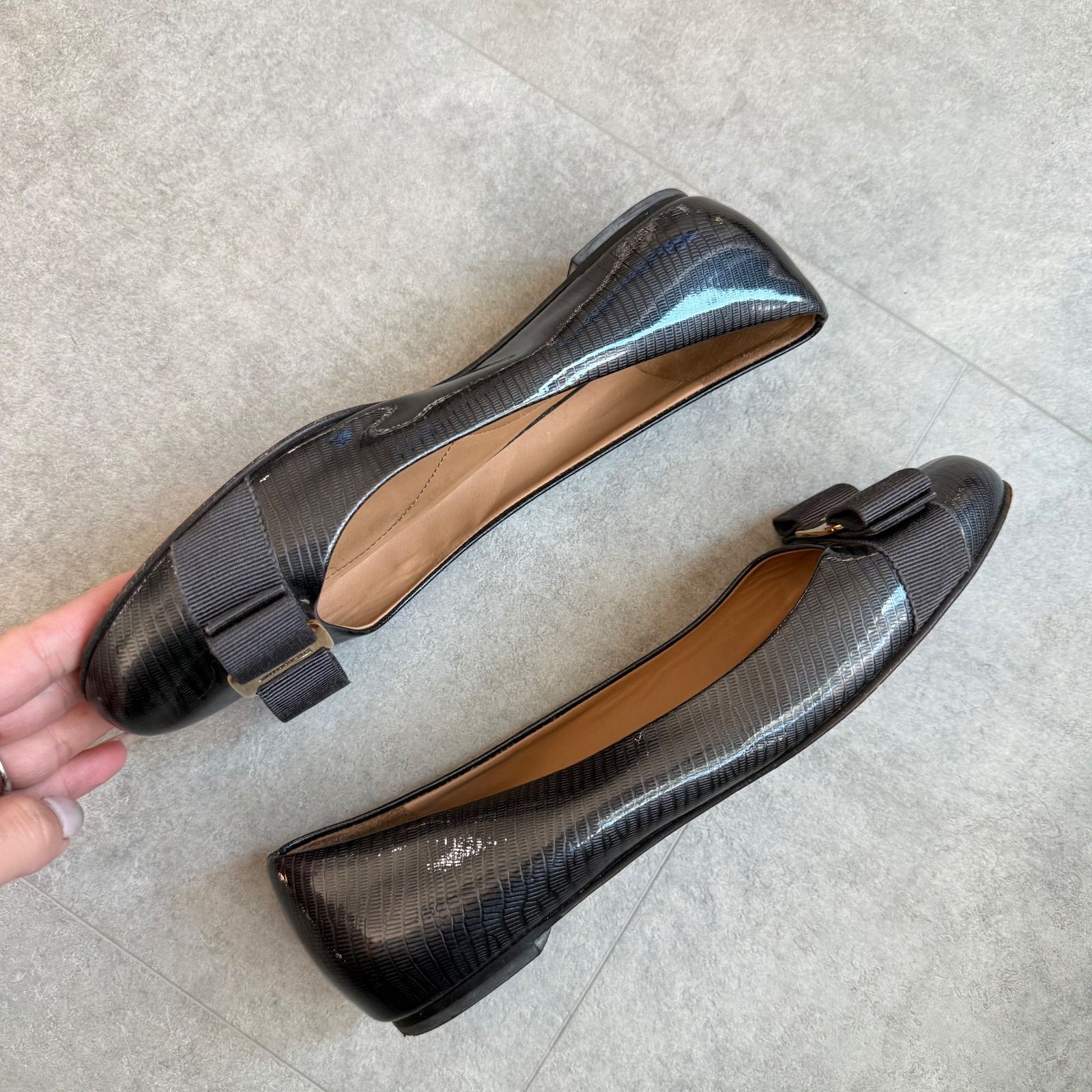 新品同様！！サルヴァトーレフェラガモ　ヴァリナ　フラット ヴァラリボン　23cm ヴァリナ VARINA レディース フラットシューズ |フェラガモ Ferragamo