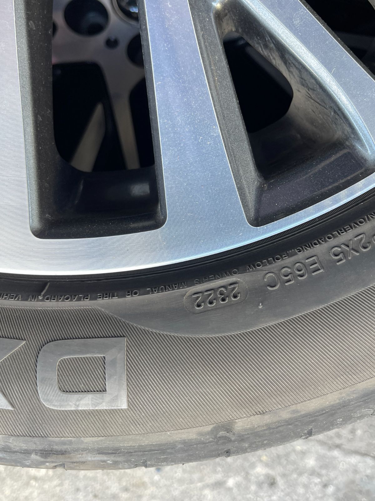 トヨタ ヴェルファイヤ 18インチ ホイールタイヤ４本セット