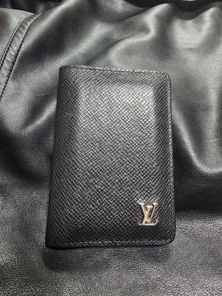 ルイヴィトン タイガ オーガナイザー 財布