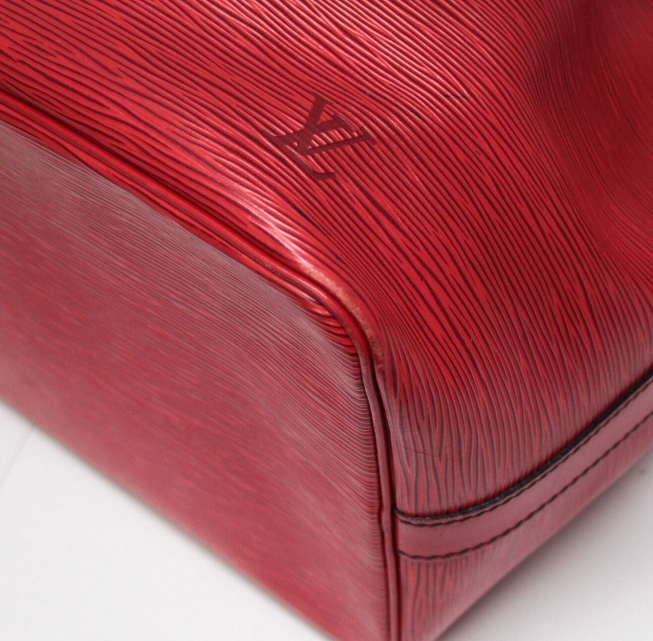 ルイヴィトン Louis Vuitton プチ ノエ 巾着 ショルダーバッグ エピ