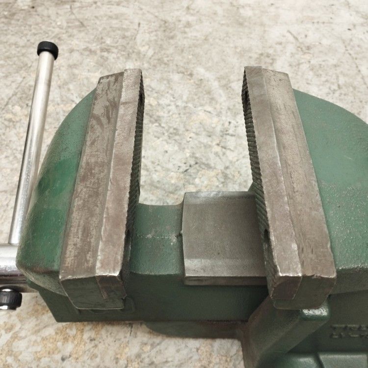 TRUSCO/トラスコ 150mm リードバイス 角胴 LV-150N - メルカリ