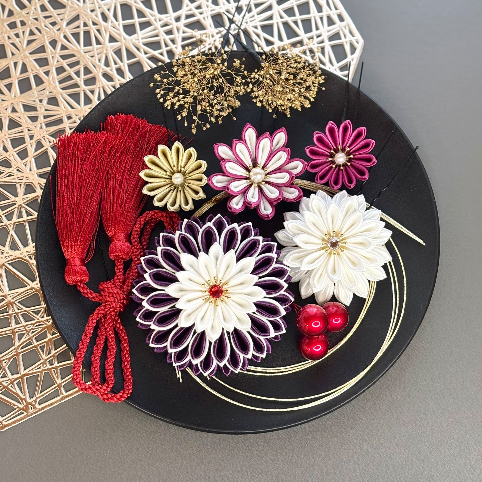 成人式髪飾り 結婚式髪飾り ウエディング ヘッドドレス ヘッドパーツ 卒業式 色打掛 サテンつまみ細工 濃紫