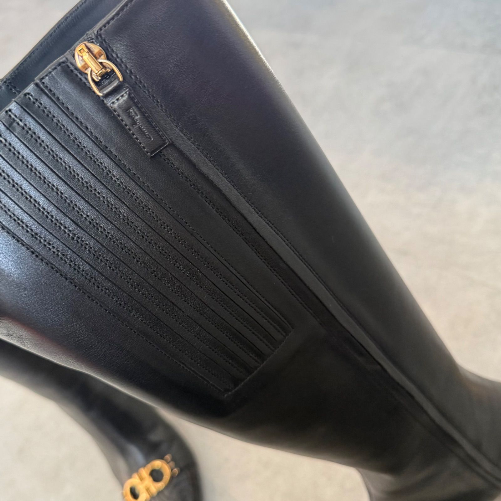 極美品 SalvatoreFerragamo サルヴァトーレフェラガモ ガンチーニ 