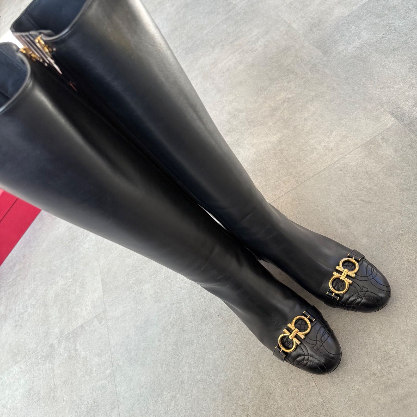 【超美品】フェラガモ ガンチーニ ゴールド金具 ブーツ レザー 7 1/2 黒 極美品 SalvatoreFerragamo サルヴァトーレフェラガモ ガンチーニ