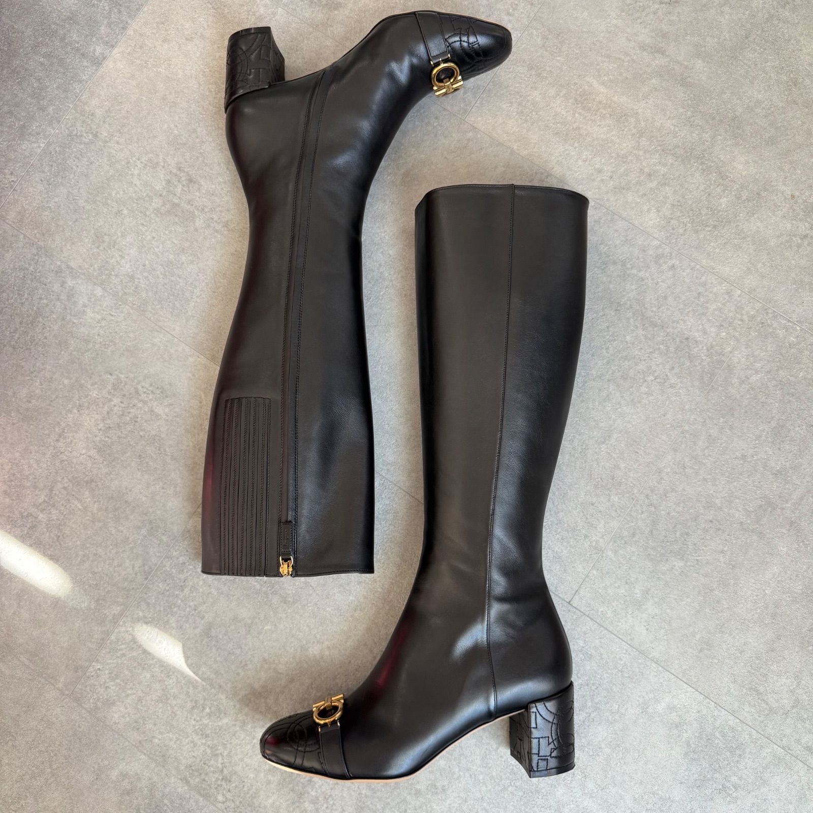 極美品 SalvatoreFerragamo サルヴァトーレフェラガモ ガンチーニ 