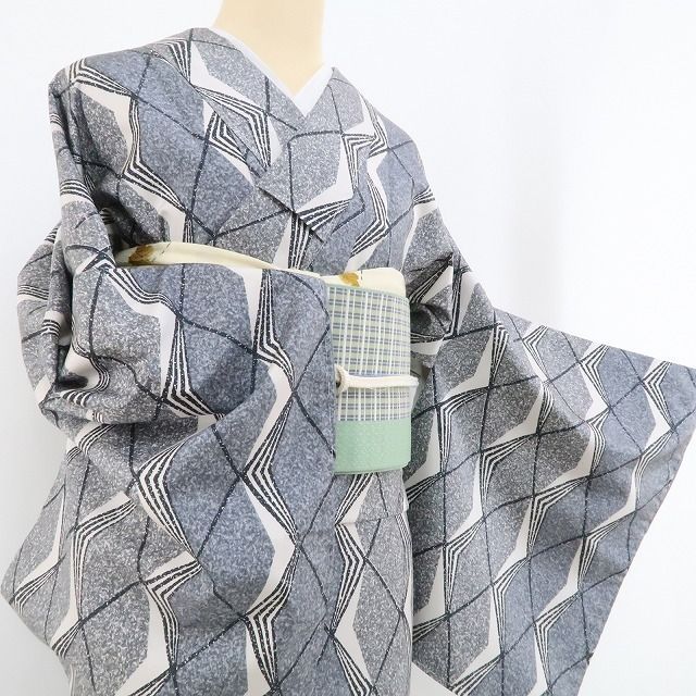 ❁tomihisa❁美品 幾何学模様 着物“お洒落小紋にその身を包めば ❁tomihisa❁美品 幾何学模様 着物“お洒落小紋にその身を包めば