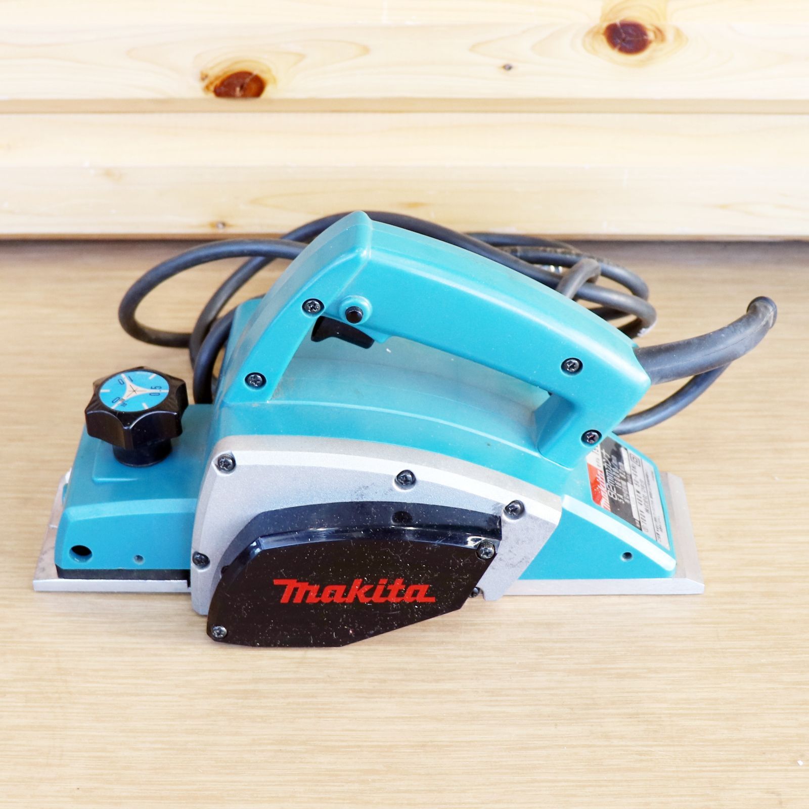 新潟発 マキタ 82mm 電気カンナ 1900BA 中古 替え刃式 電動 工具 研磨