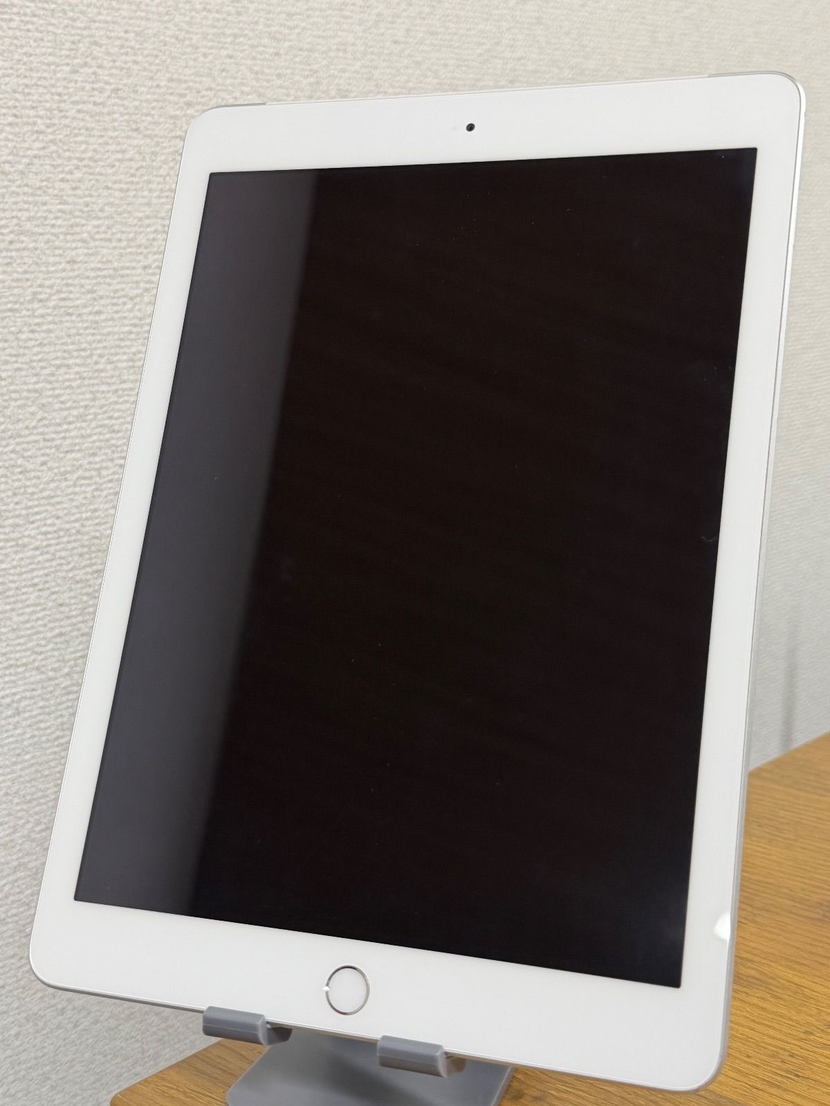 iPad (第5世代) Wi-Fi + Cellular Apple iPad 第5世代 wi-fi+ iPad