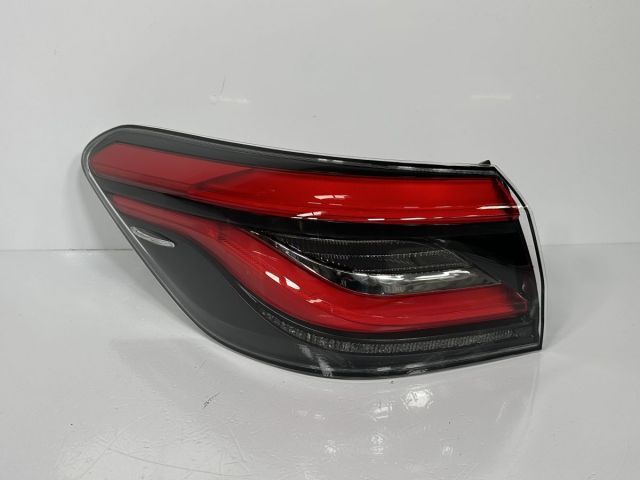 クラウン 220系□ 純正OP シーケンシャル テールランプ 右外側 運転席