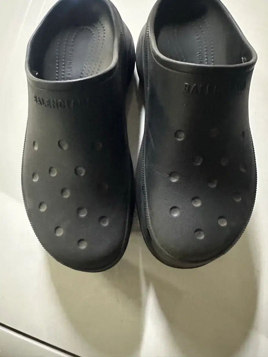 バレンシアガ ブラック クロックス ミュール