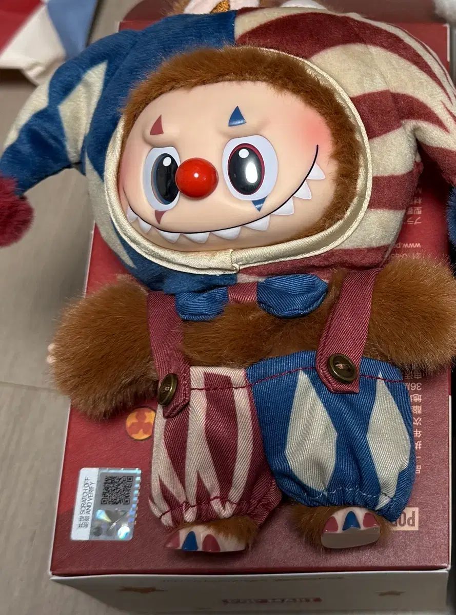 ポップマート ワイ ソー シリアス ジャグリング ピエロ ラブブ