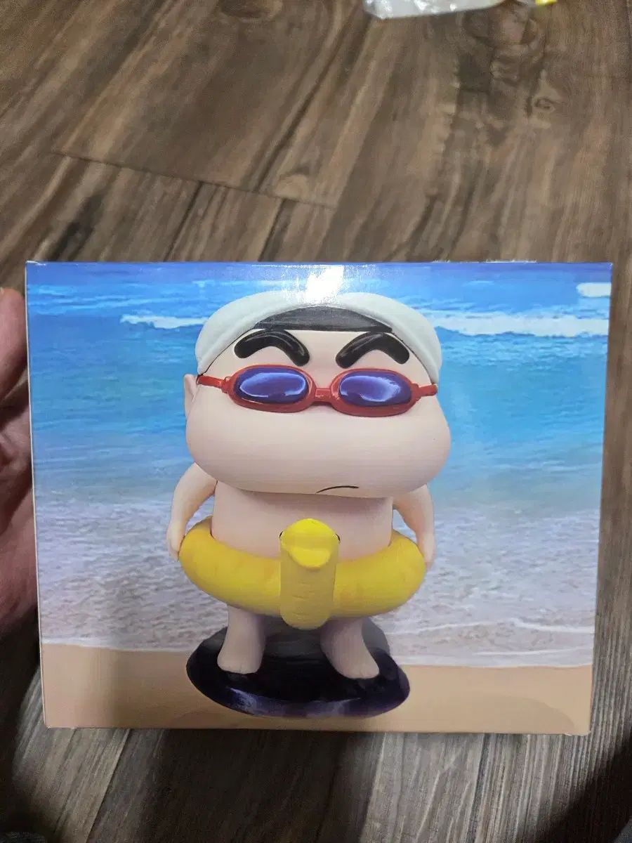 クレヨンしんちゃん 水着 フィギュア + シロ セット - メルカリ