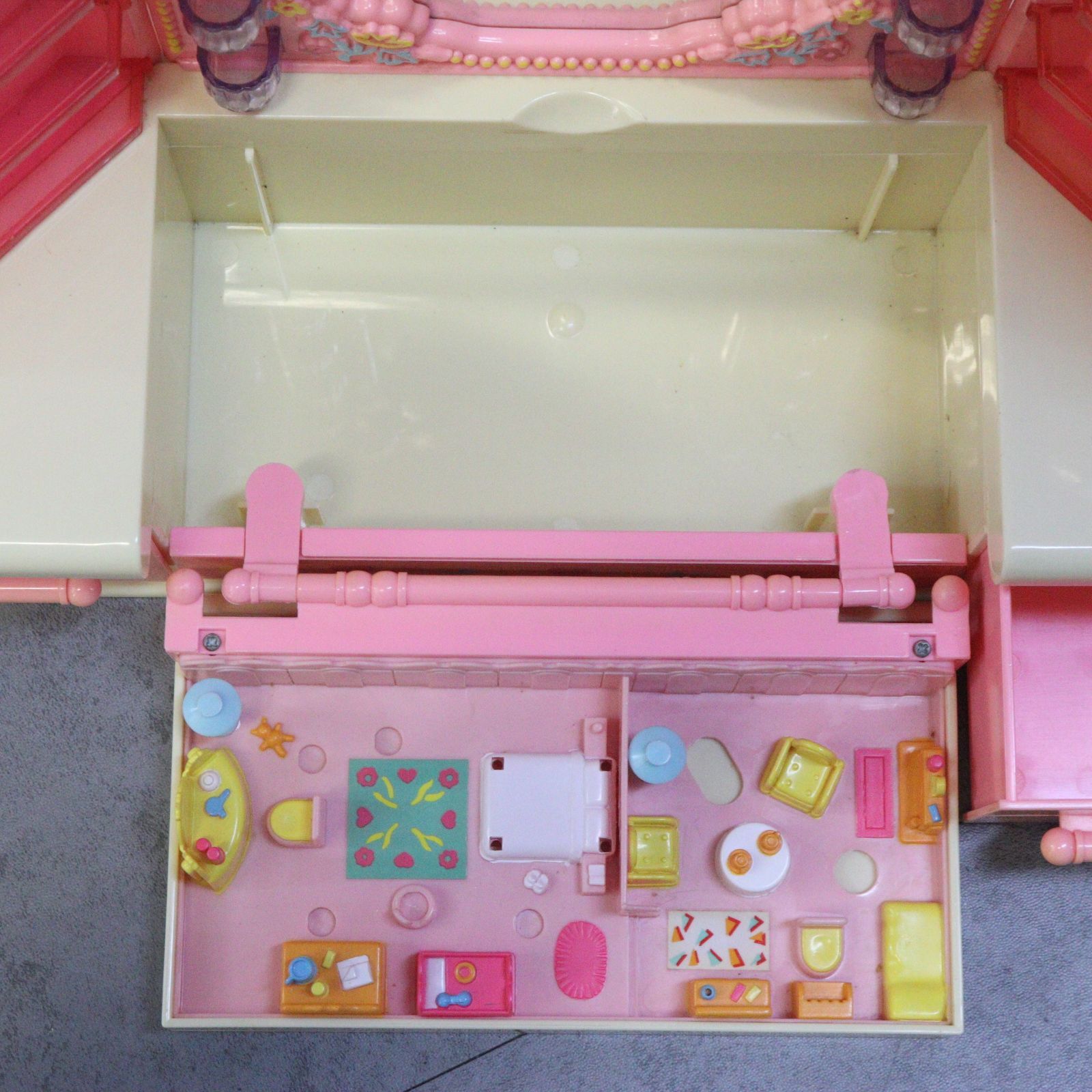 ト足 エンジェルポケット クリスのドレッサーハウス ポーリーポケットドールハウス LA 0 A 35