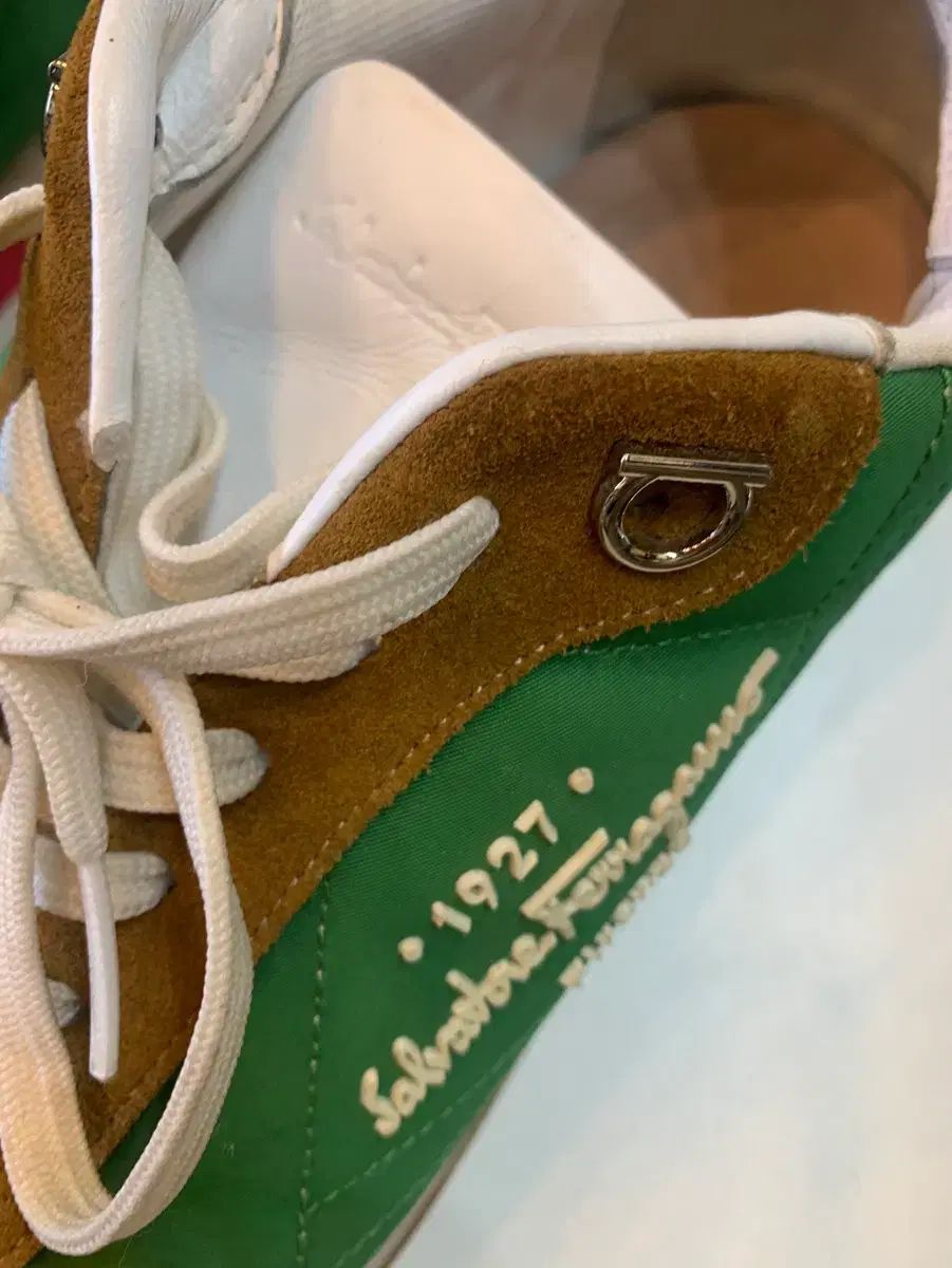 FERRAGAMO フェラガモ スウェード スニーカー グリーン ブラウン