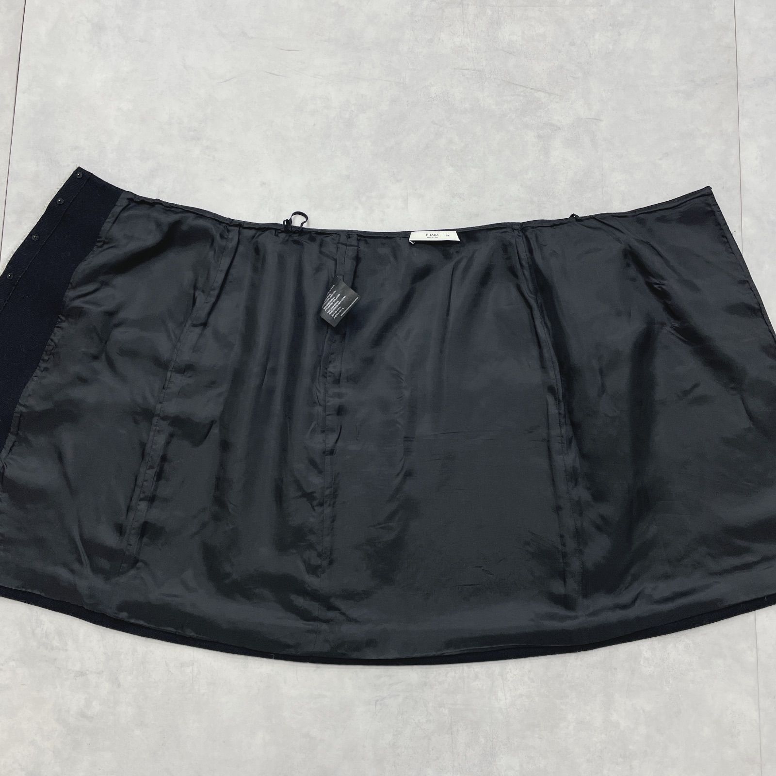 PRADA プラダ ラップスカート ベルト レザーストラップ 巻き Aライン