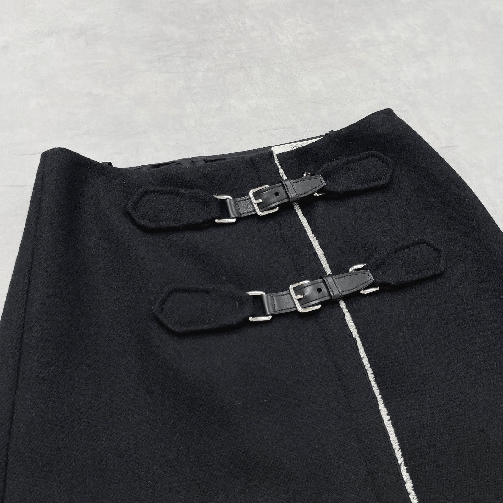 PRADA プラダ ラップスカート ベルト レザーストラップ 巻き Aライン