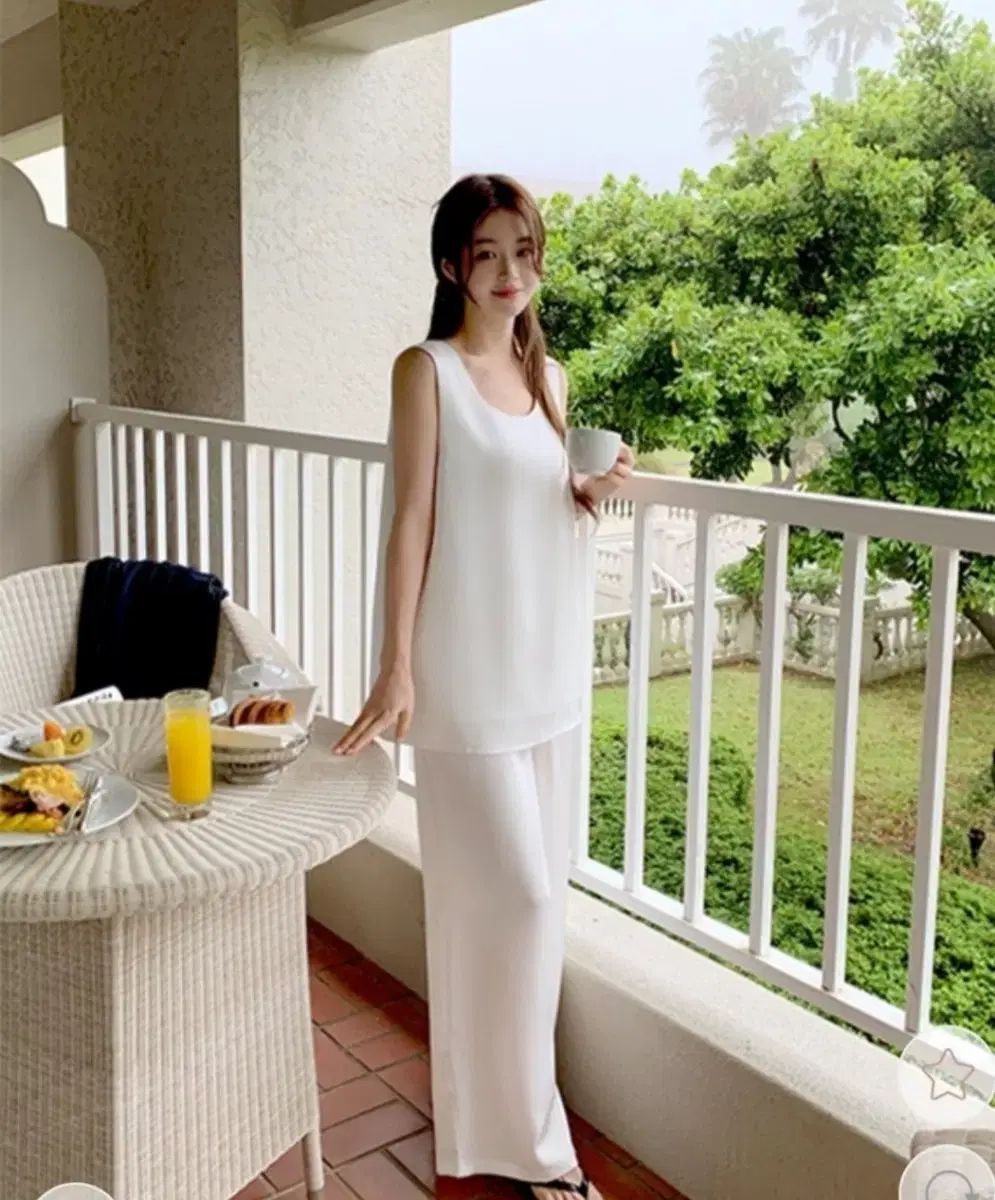 白シルクセット ノースリーブ パンツ