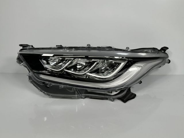 ヤリス MXPA10 MXPH10 MXPA15 MXPH15 純正 左ヘッドライト 左ライト