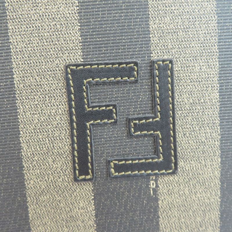 FENDI フェンディ