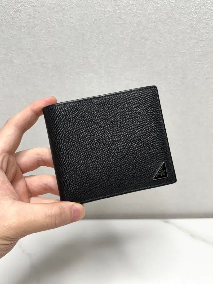 A PRADA プラダ サフィアーノ 三角ロゴ 二つ折り財布