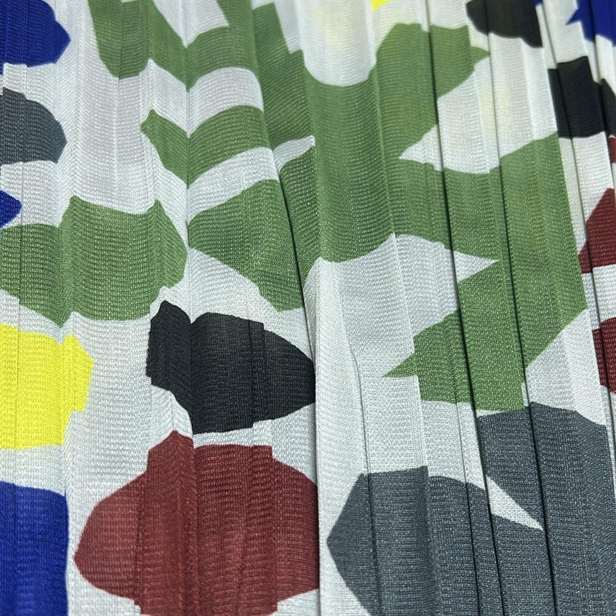 ライトグレー×ブラウン×マルチ