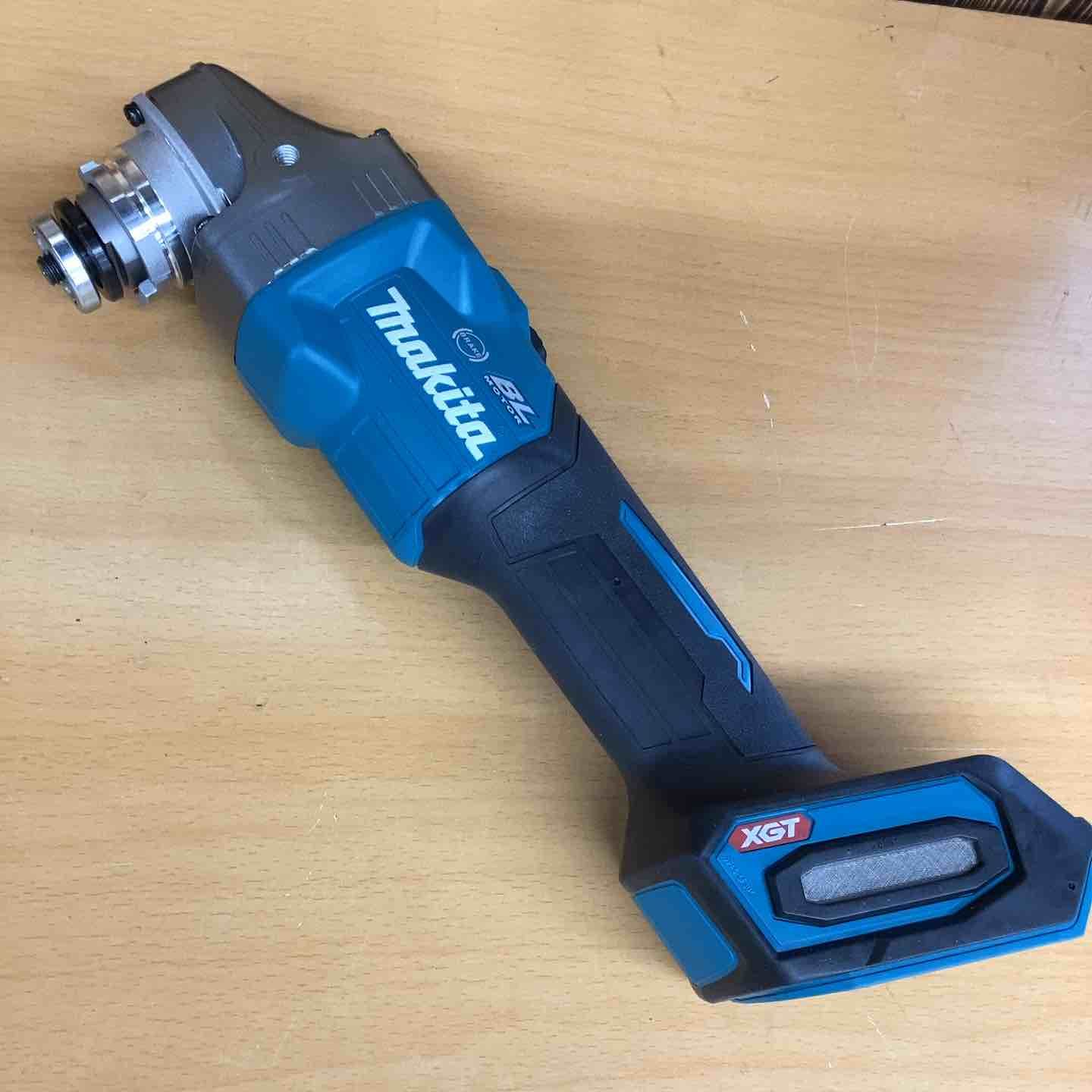 マキタ makita 100 mmコードレスディスクグラインダ GA 001 GZ 金属 石材 木材 切断 研削 研磨