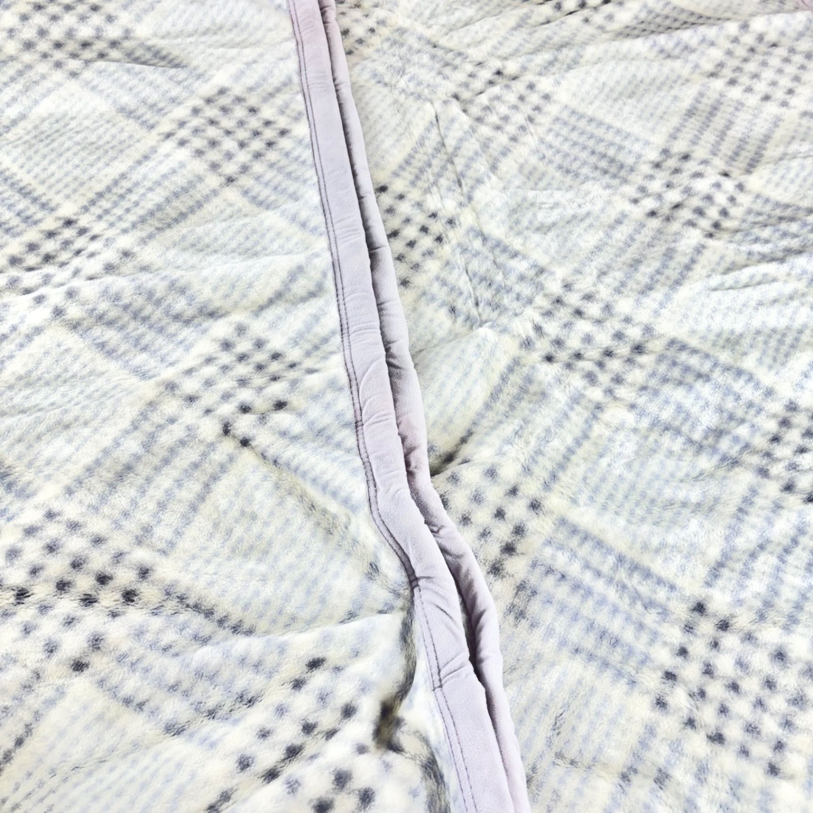 未使用品】CELINE 西川産業 ミンクタッチ アクリルニューマイヤー毛布