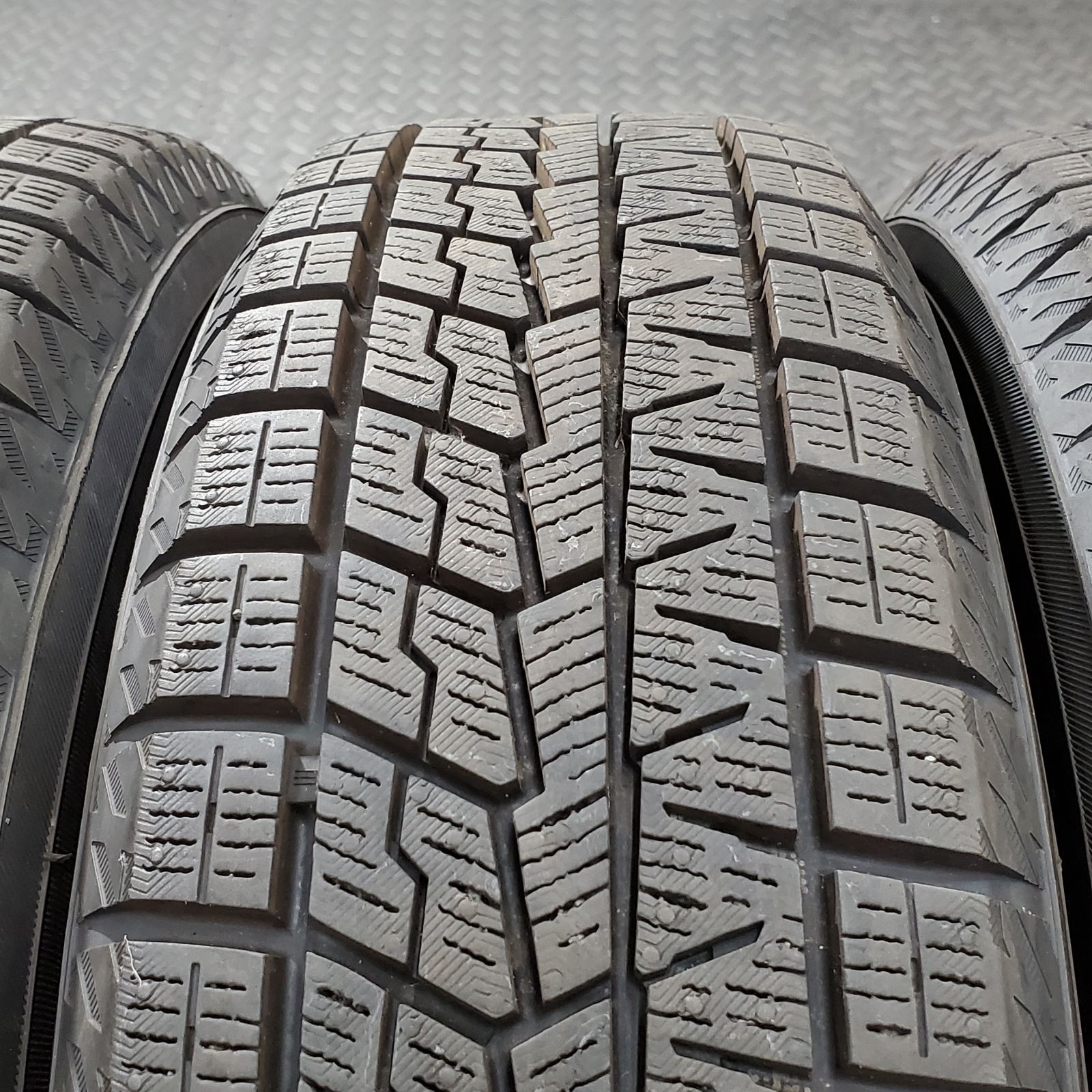 スタッドレスタイヤ 1315