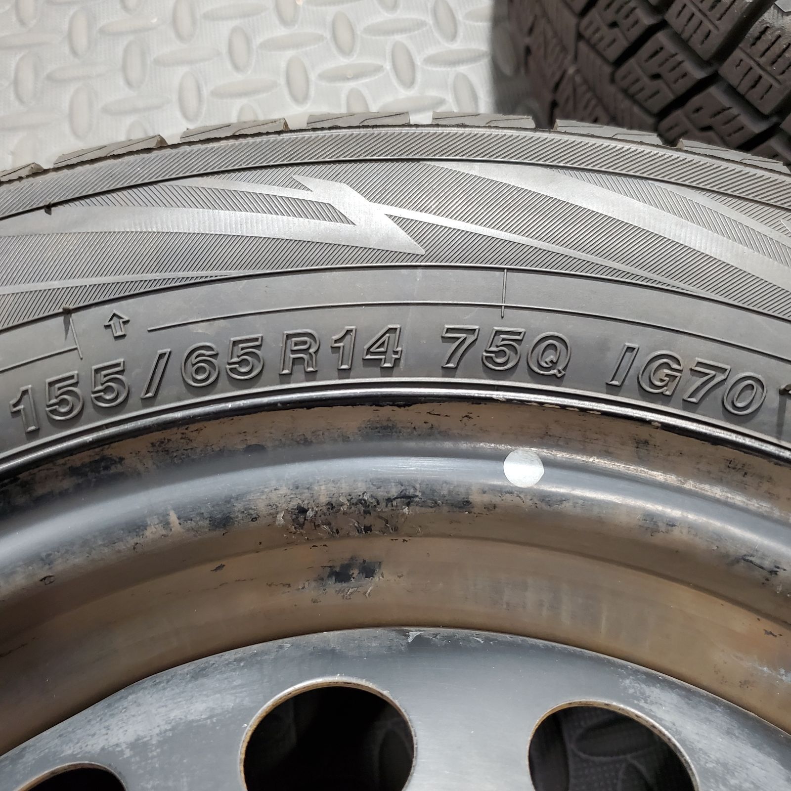 スタッドレスタイヤ