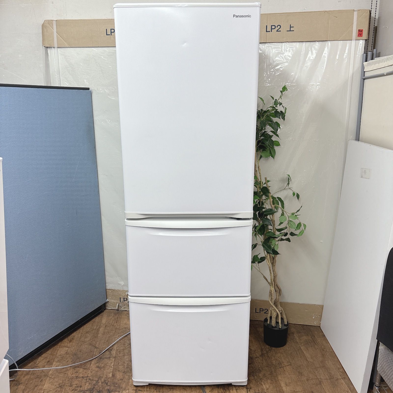 I343 🌈 名古屋市近郊配送設置無料！ エコナビ搭載♪ Panasonic 冷蔵庫