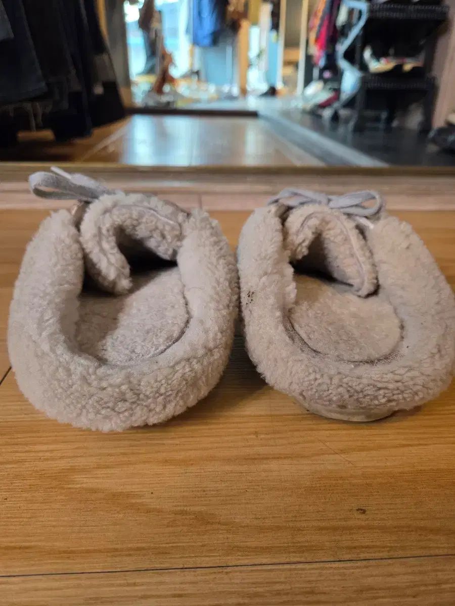 シープスキンのミュール 245-250