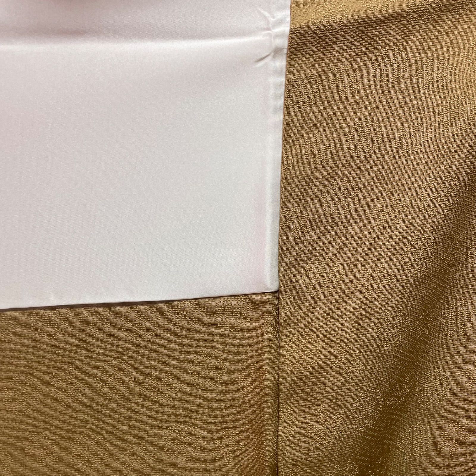  一度着用 色無地 袷 正絹 暗めの黄みの緑 地紋 花うさぎ 踊り 舞踊 ガード加工 ワンオーナー 色無地 着物