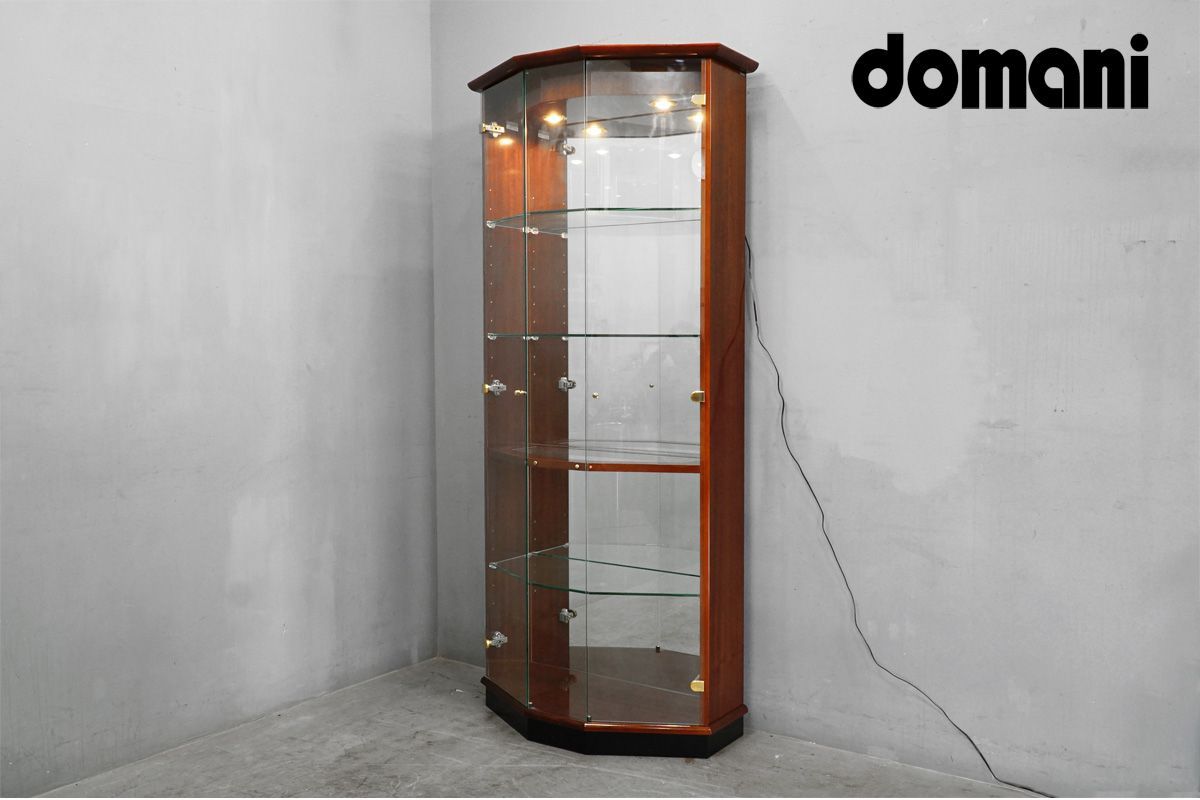 引取 在庫2点あり karimoku カリモク Domani ドマーニ Forza フォルザ キュリオケース 飾り棚 グロッシーアンバー照明付98万071126