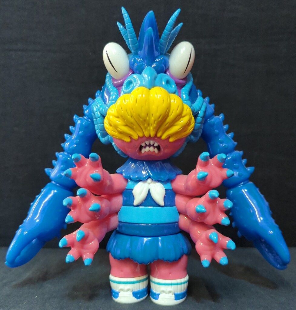 BIG CLAWX ザリガニ少女 ガリコ 肌ピンク/髪黄色/ザリガニ青 - メルカリ