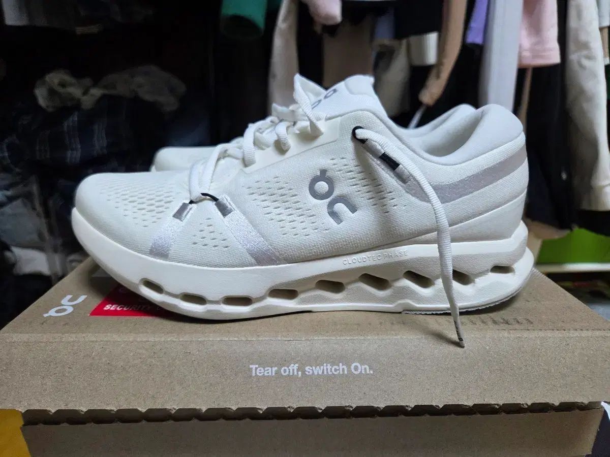 オンランニング クラウド サーファー2 270 アイボリー - メルカリ
