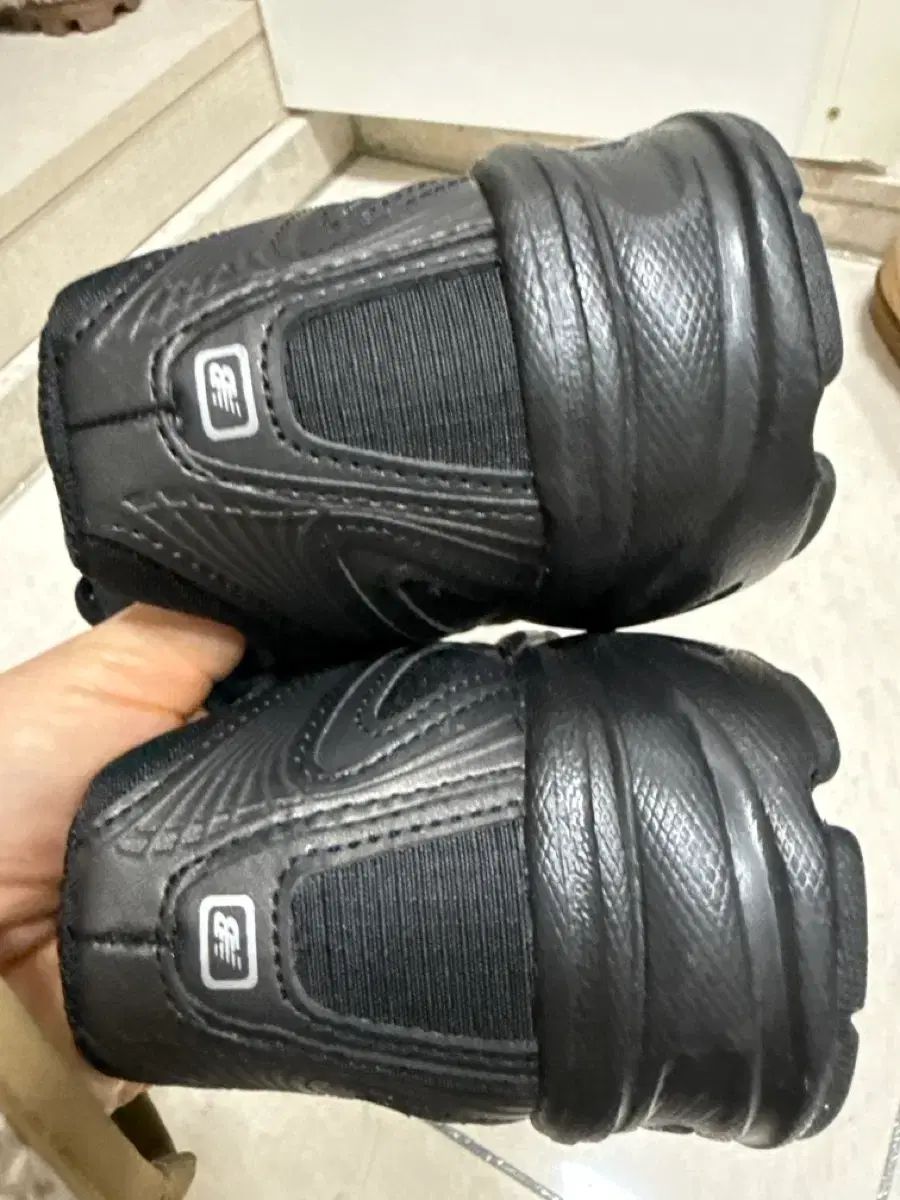  ニュー ンス 740 オールブラック スニーカー 登山靴 トレッキングシューズ アウトドアシューズ