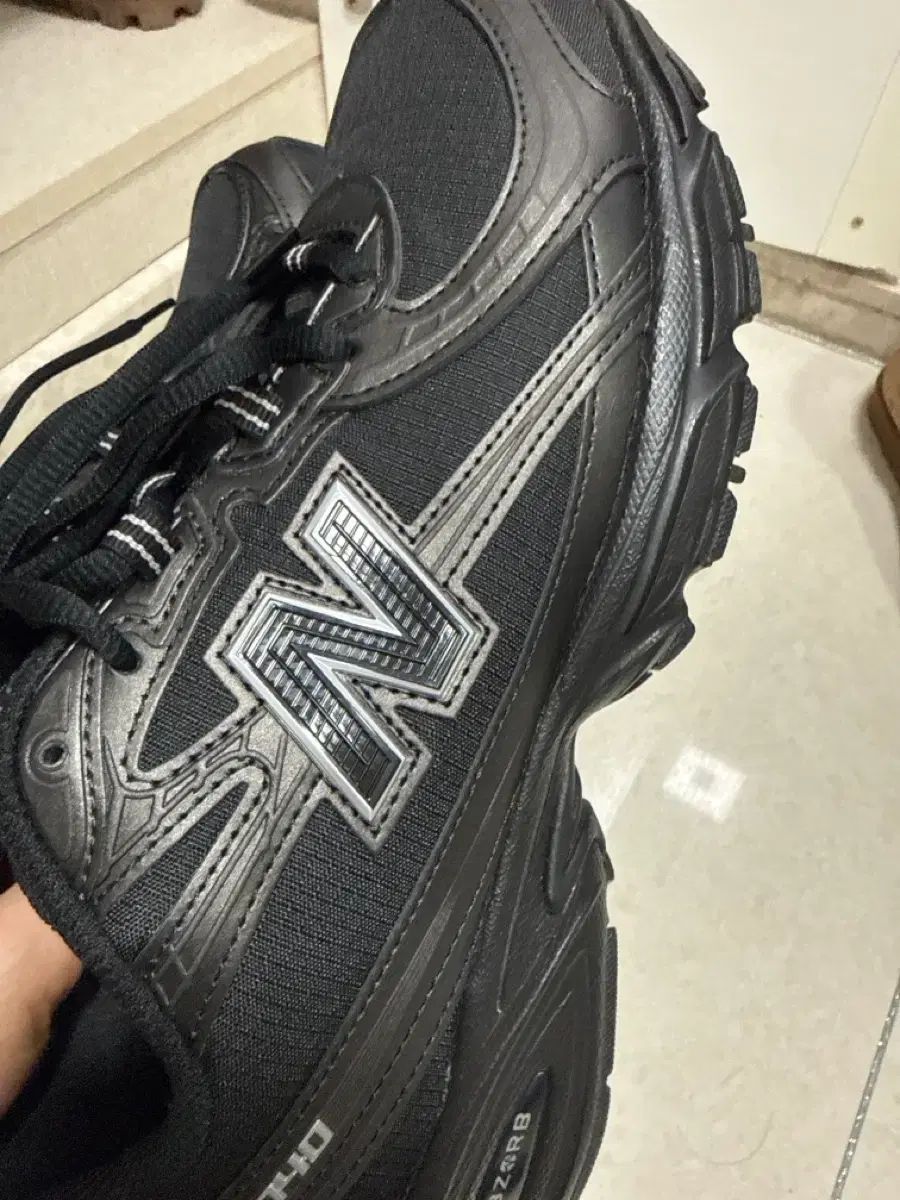 オールブラック