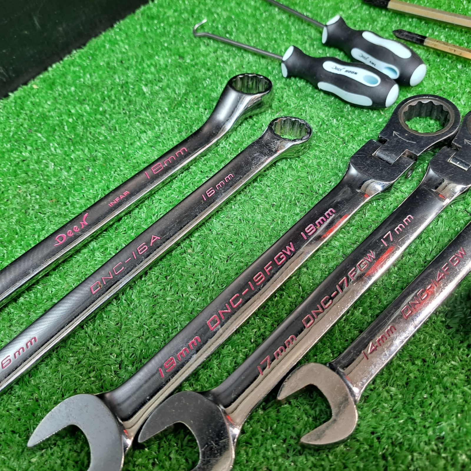 付替式ビットセット×２箱 その他レンチ