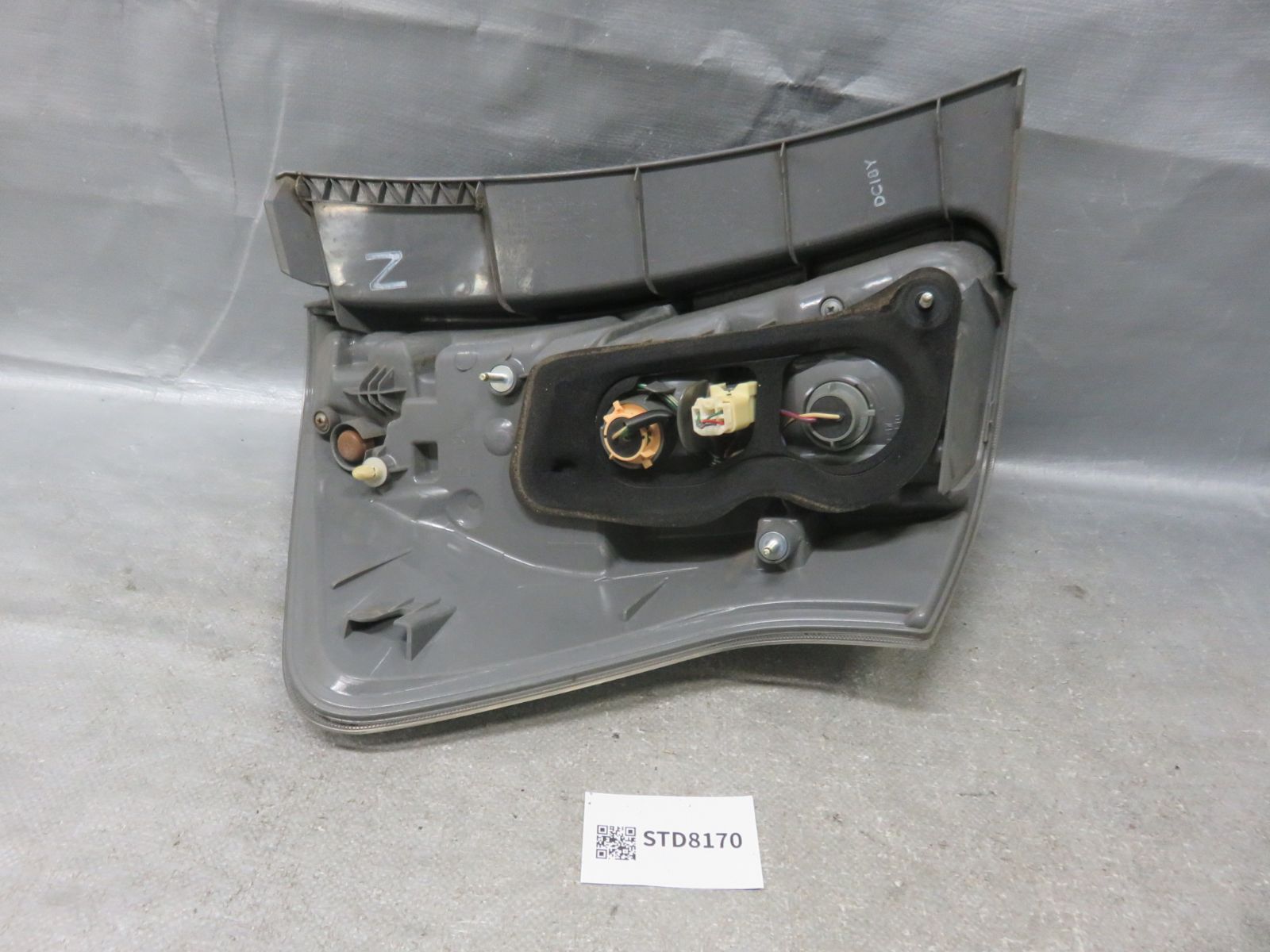 ☆STD8170/点灯ok トヨタ ZVW40W ZVW41W プリウスα 純正 LEDテール