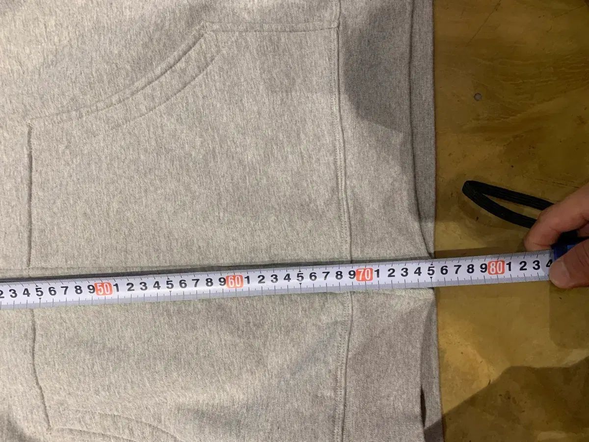 フーディー ジップアップ