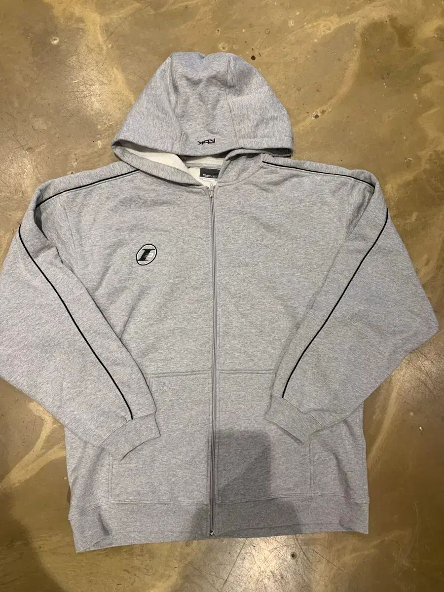 リーボック アイバーソン フーディー ジップアップ