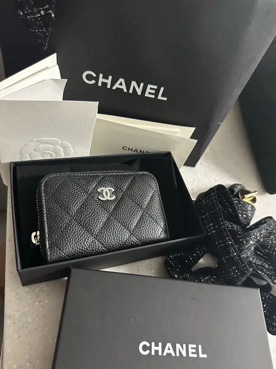 韓国 CHANEL シャネル 財布 ジッパー シルバー