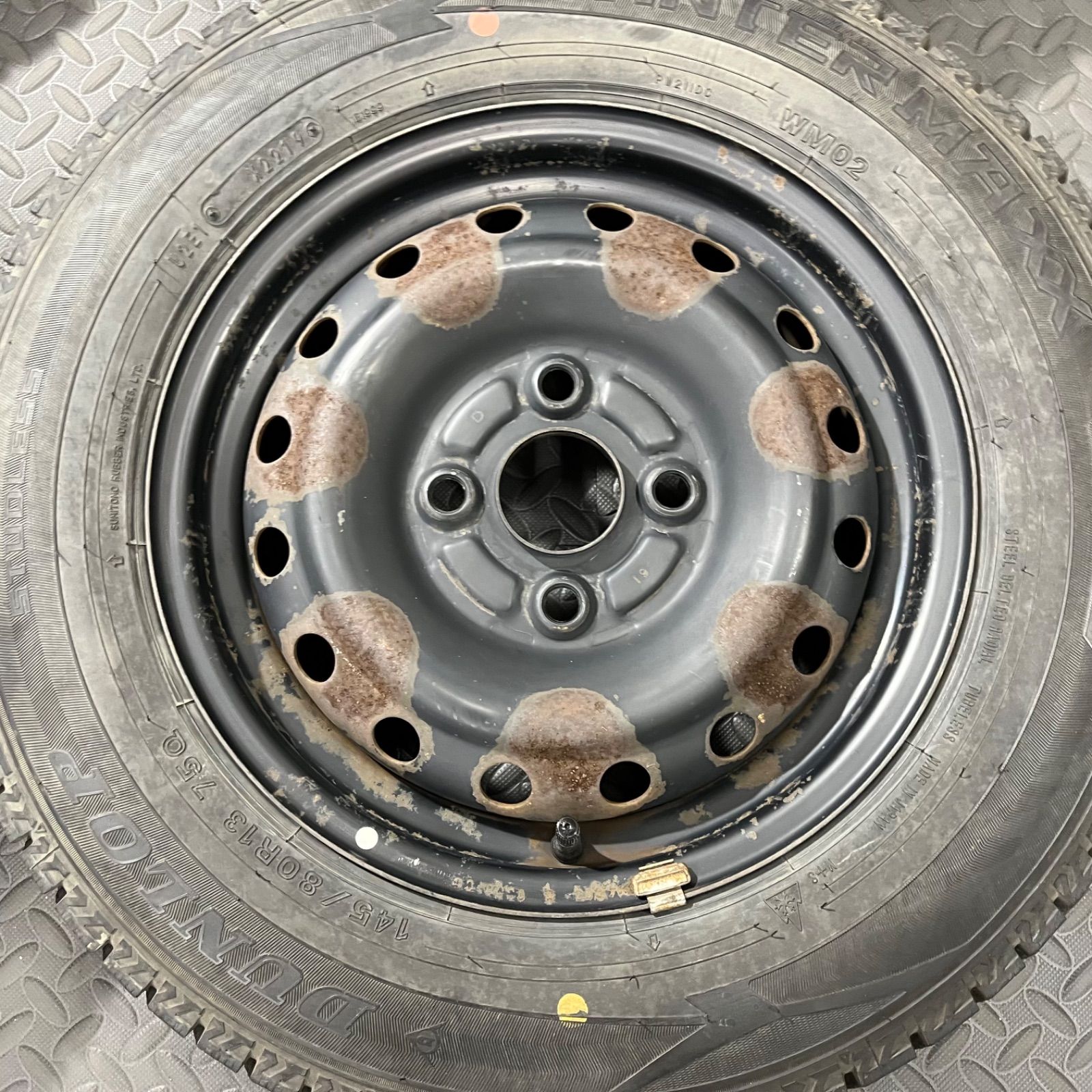 スタッドレスタイヤ 1317